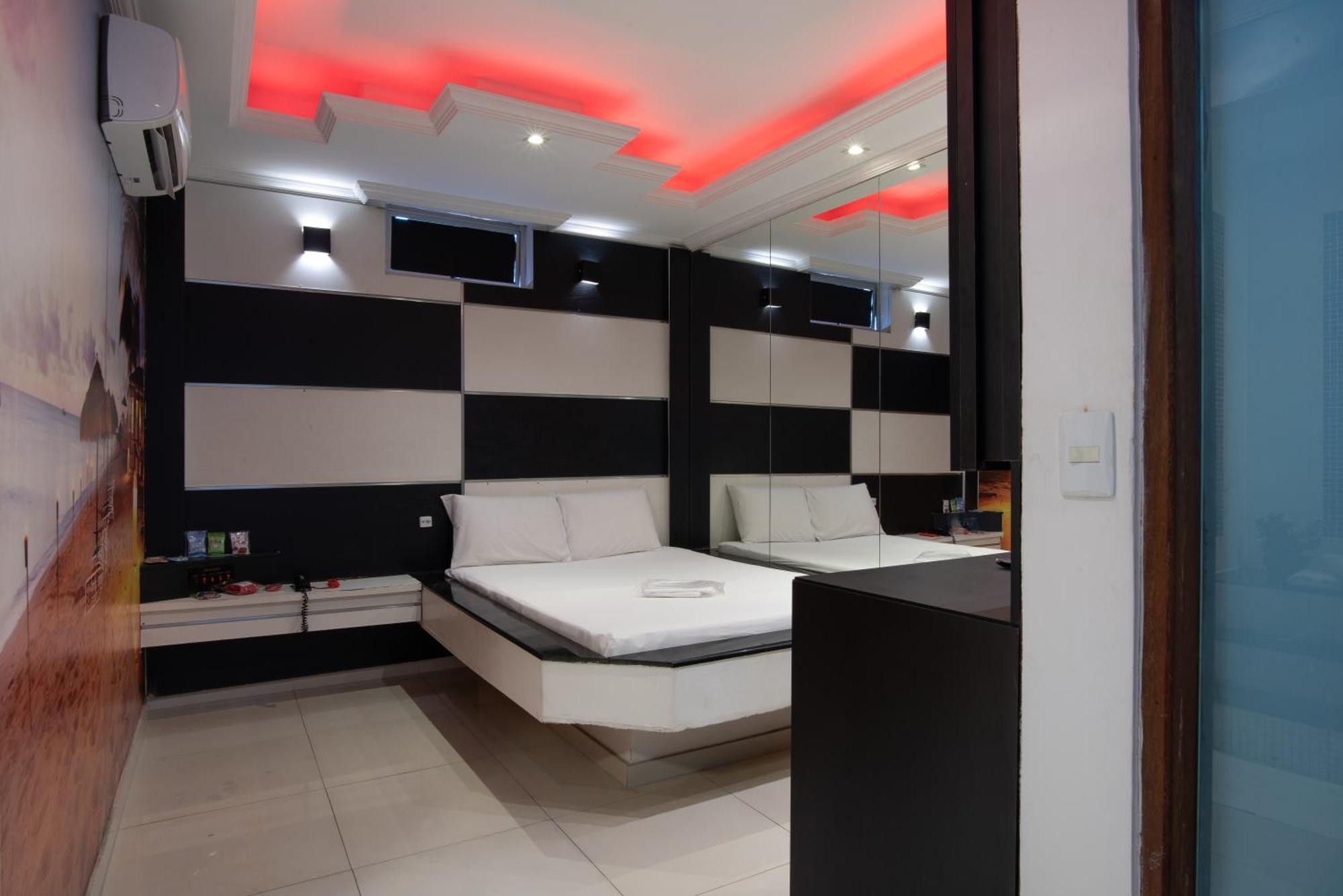קונטגם Motel Fantasy 2 (Adults Only) מראה חיצוני תמונה